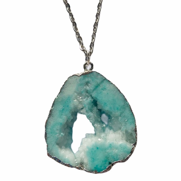 Jewelry - 𝕙𝕡𝕩𝟚 Teal Natural Druzy Agate Necklace Pendant